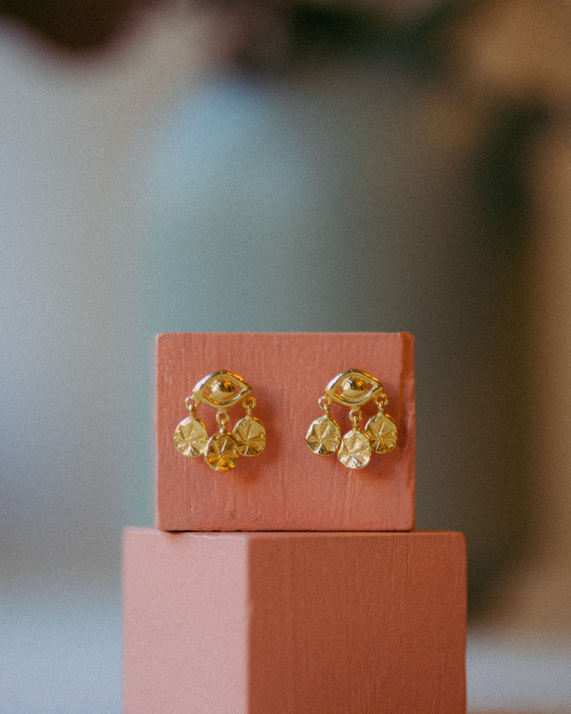 Starry Eyes Studs in Gold Plated Silver