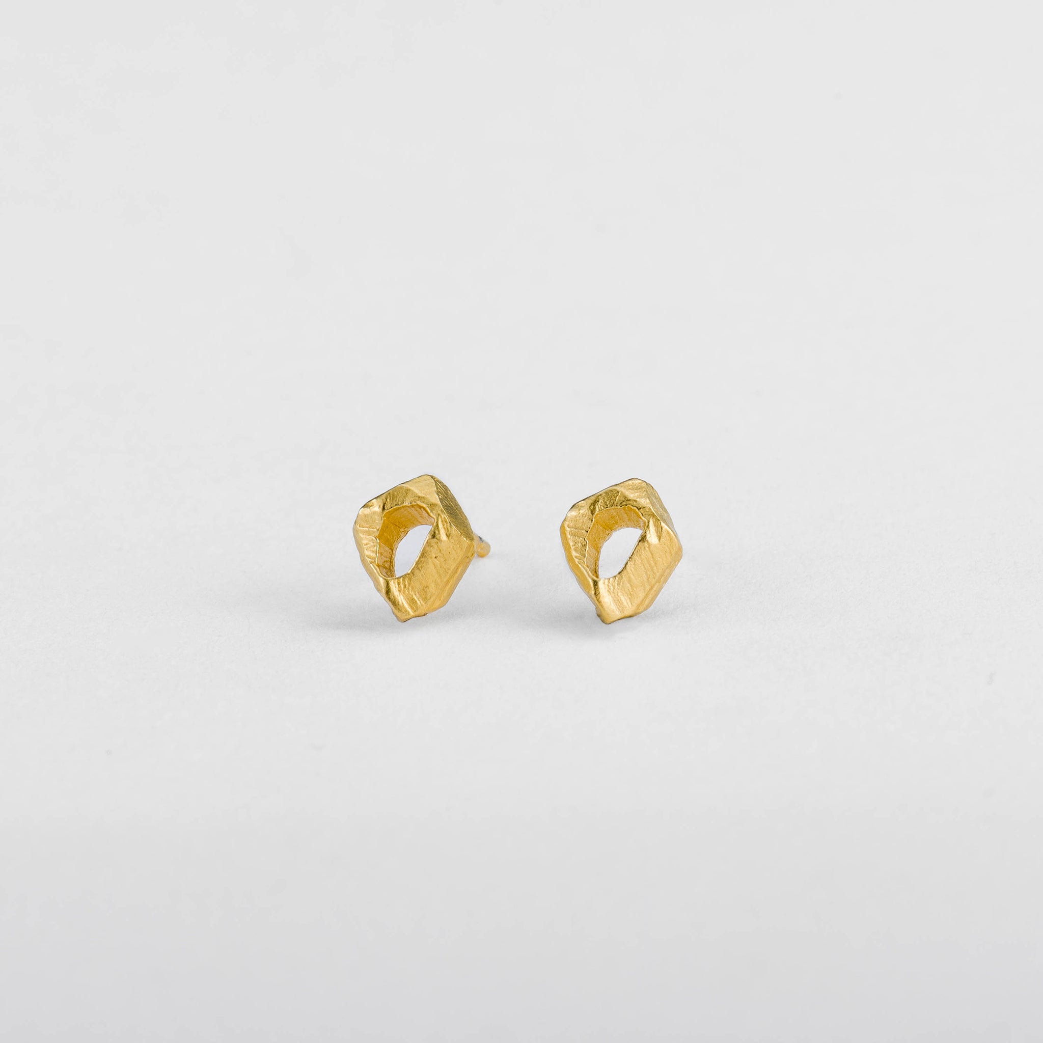 FRAGMENTS STUDS gold vermeil
